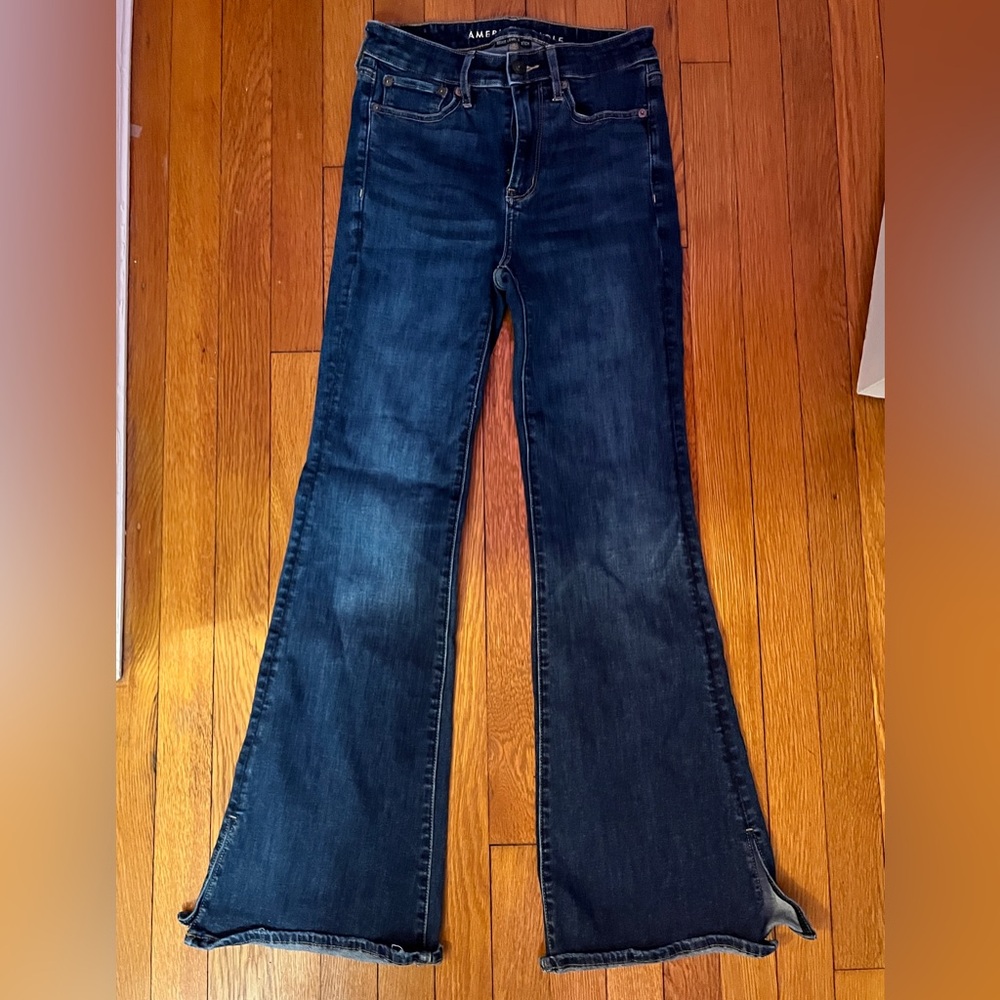 Women’s American Eagle Super High Rise Flare Jeans Size 2